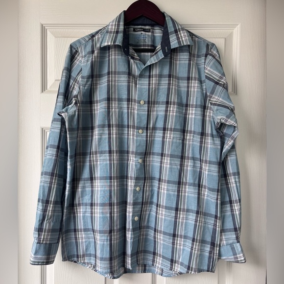 Van Heusen Other - Van Heusen Slim Fit Shirt